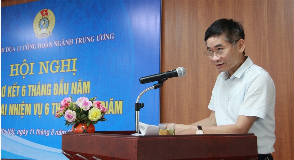 Phó Chủ tịch Tổng LĐLĐVN Trần Văn Thuật phát biểu tại hội nghị. Ảnh: CĐNH