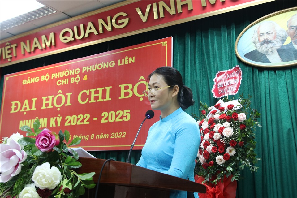 Bà Nguyễn Thanh Lương - Phó Bí thư Đảng uỷ, Chủ tịch UBND phường Phương Liên phát biểu tại Đại hội.