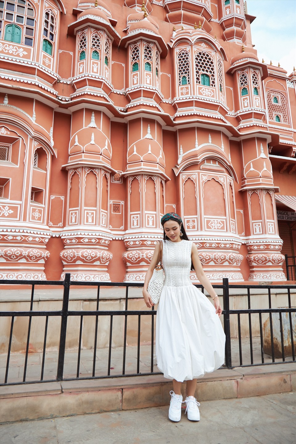 Ngoài ra, Á hậu còn ghé thăm Jaipur - nơi được mệnh danh là “City of Pink”.