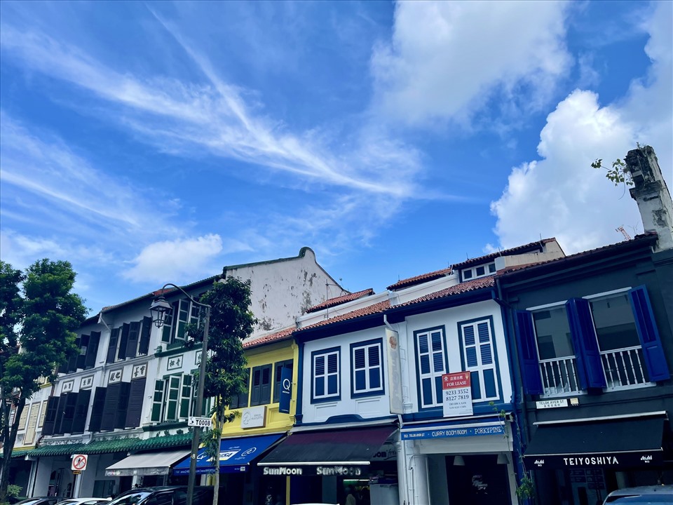 Những tòa nhà đẹp mang đậm phong cách Trung Hoa nằm san sát nhau.