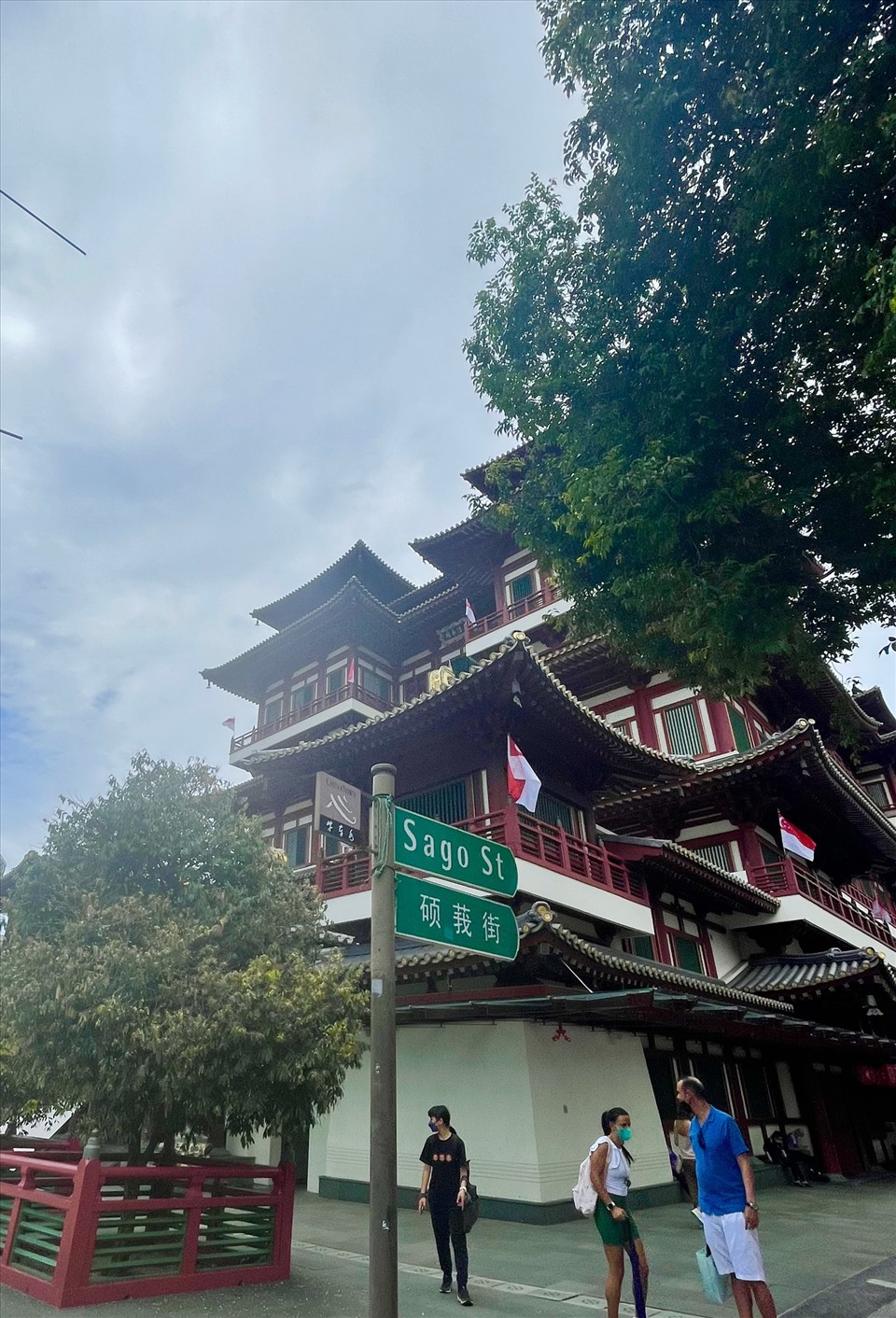 Lạc bước trong khu phố Tàu (Chinatown) với loạt kiến trúc độc đáo cùng không khí sầm uất, nhộn nhịp, đặc biệt vào buổi tối.