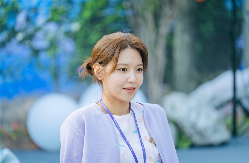 Sooyoung mang đến vai nữ y tá trẻ trung, tràn đầy năng lượng trên màn ảnh. Ảnh: Poster KBS.