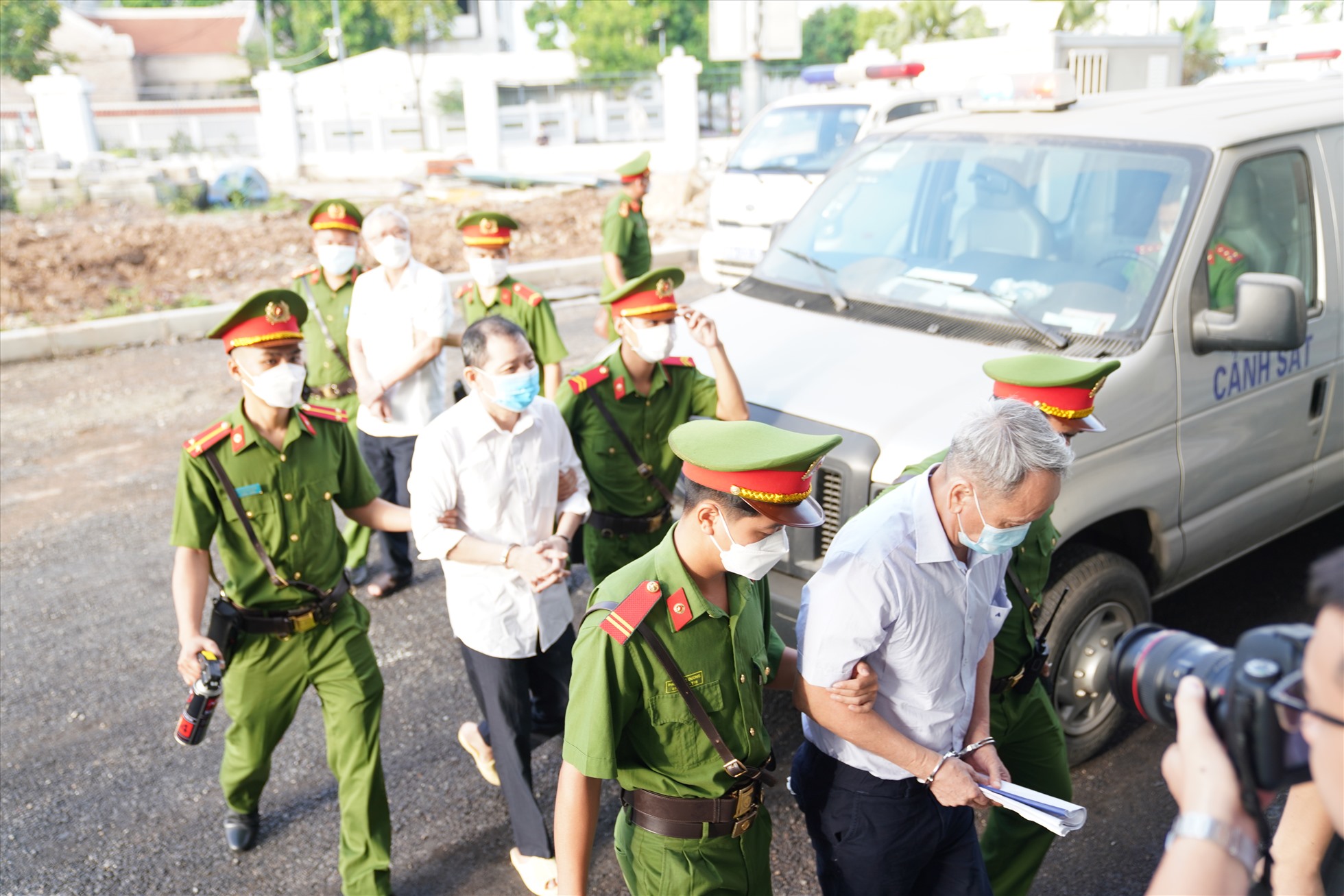 Có 28 bị cáo bị đưa ra xét xử tại TAND Hà Nội về các tội  “Vi phạm quy định về quản lý, sử dụng tài sản Nhà nước gây thất thoát, lãng phí“, “Tham ô tài sản“... Ảnh: V.D