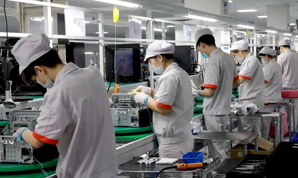 Nhiều nhà máy ở Trung Quốc sẽ phải đóng cửa do thiếu điện. Ảnh: Shutterstock