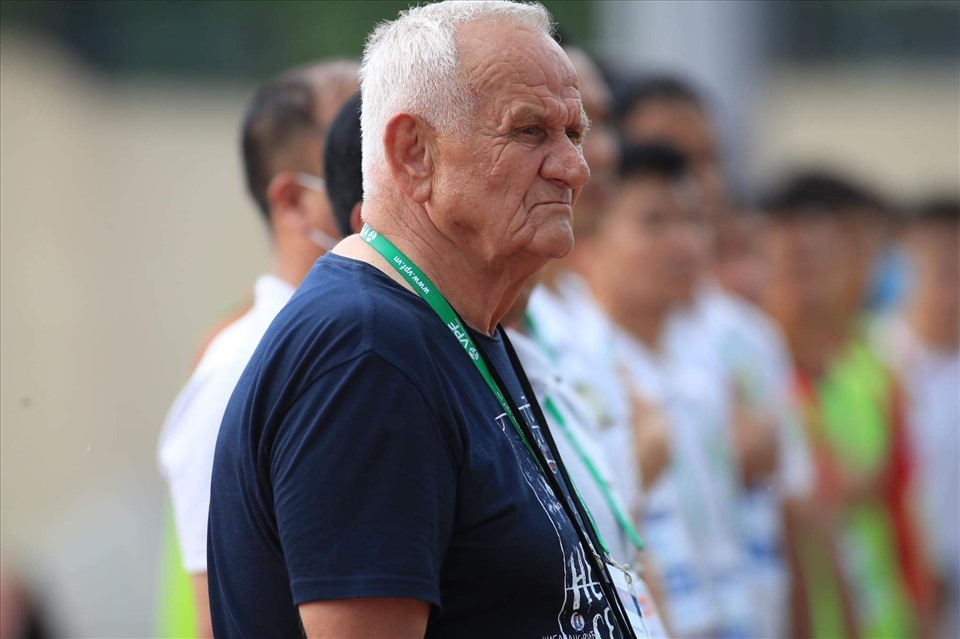 Huấn luyện viên Petrovic vắng mặt trong chuyến làm khách của Thanh Hoá trước Bình Định vòng 13 V.League. Ảnh: H.A