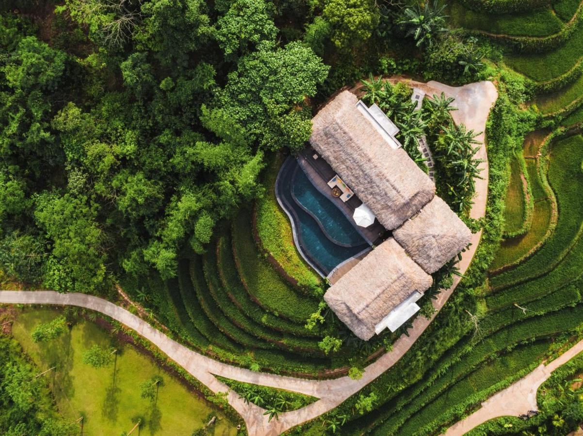Ngoài ra, đi xe đạp dạo trên những con đường nhỏ quanh resort và câu cá là các hoạt động được ưa chuộng tại đây.