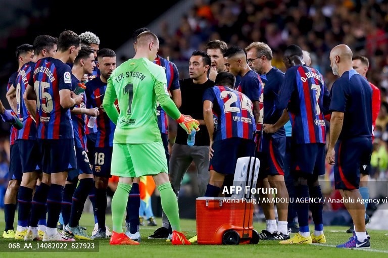 Xavi chưa hài lòng về nhân sự của Barcelona.  Ảnh: AFP