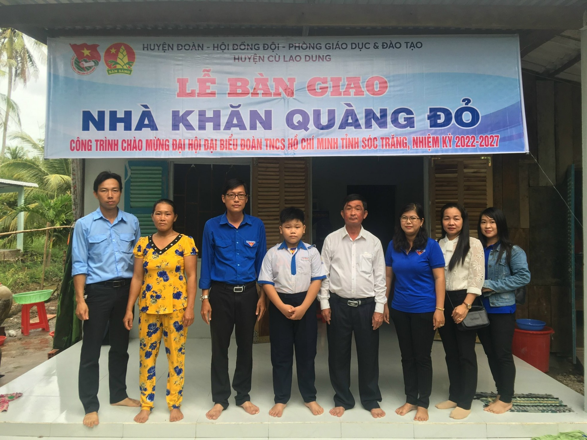 Huyện đoàn Cù Lao Dung (Sóc Trăng) bàn giao ngôi Nhà khăn quàng đỏ cho gia đình em Đoàn Hữu Phát