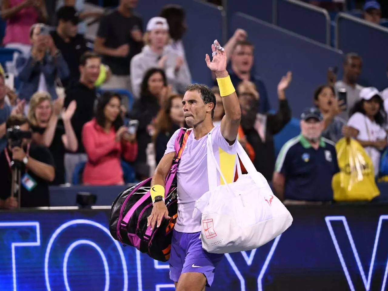 Nadal thừa nhận vẫn còn một chút vấn đề về thể lực. Ảnh: AFP