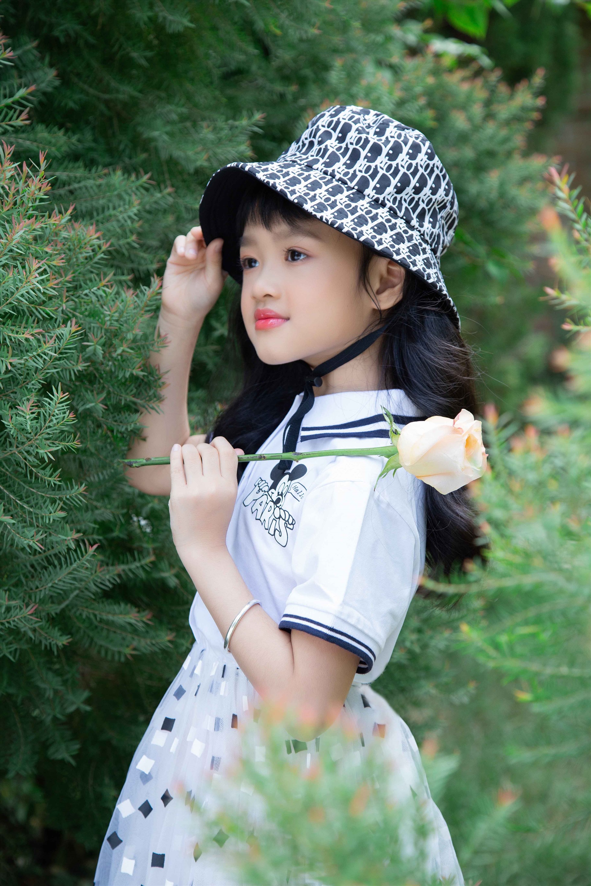 Anh dự định sẽ cho Xí Muội tham gia một vai nhỏ trong bộ phim ca nhạc được mình thực hiện cuối năm nay. Ảnh: NSCC
