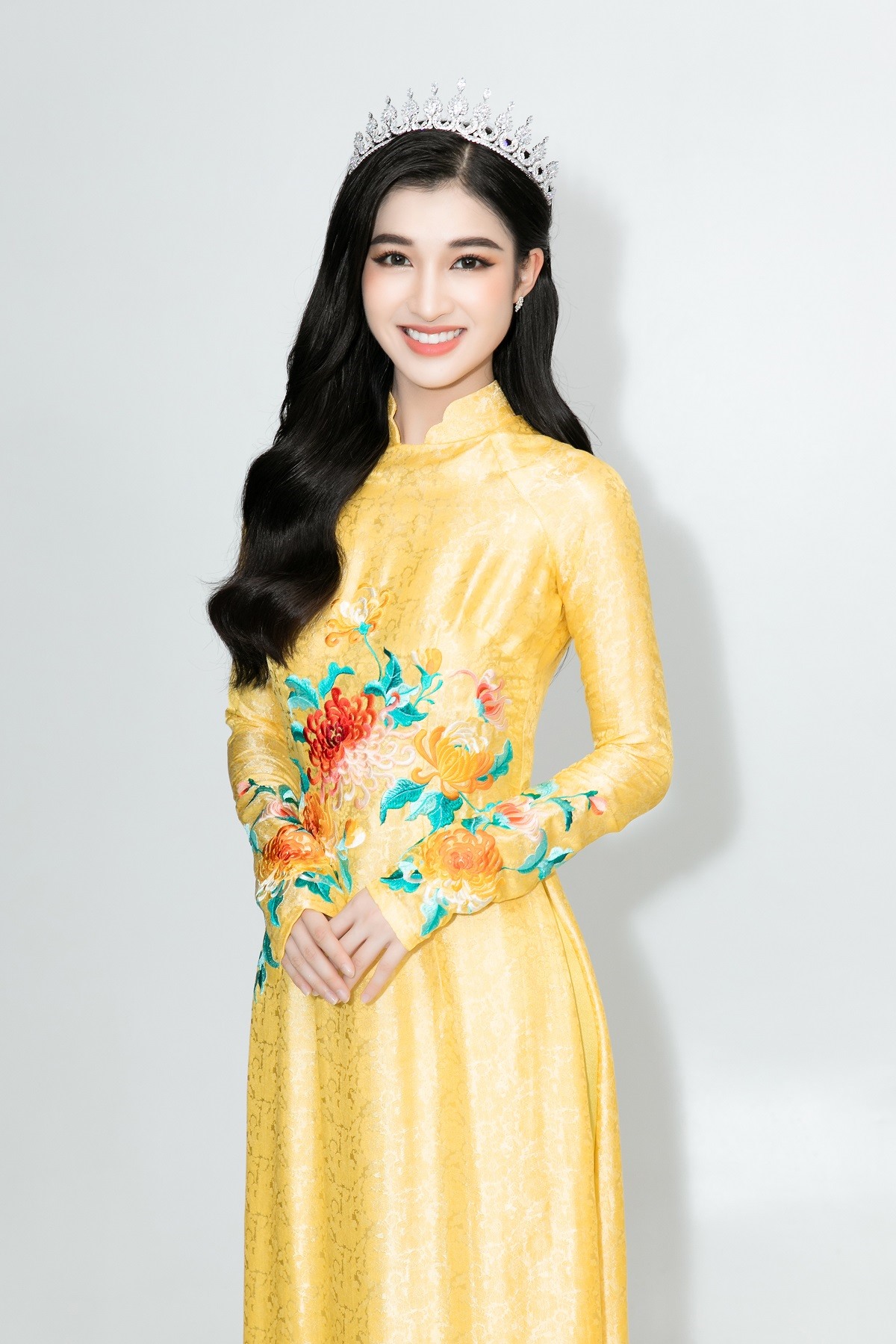 Nhan sắc đời thường của Hoa hậu Thế giới Việt Nam 2023 Ý Nhi