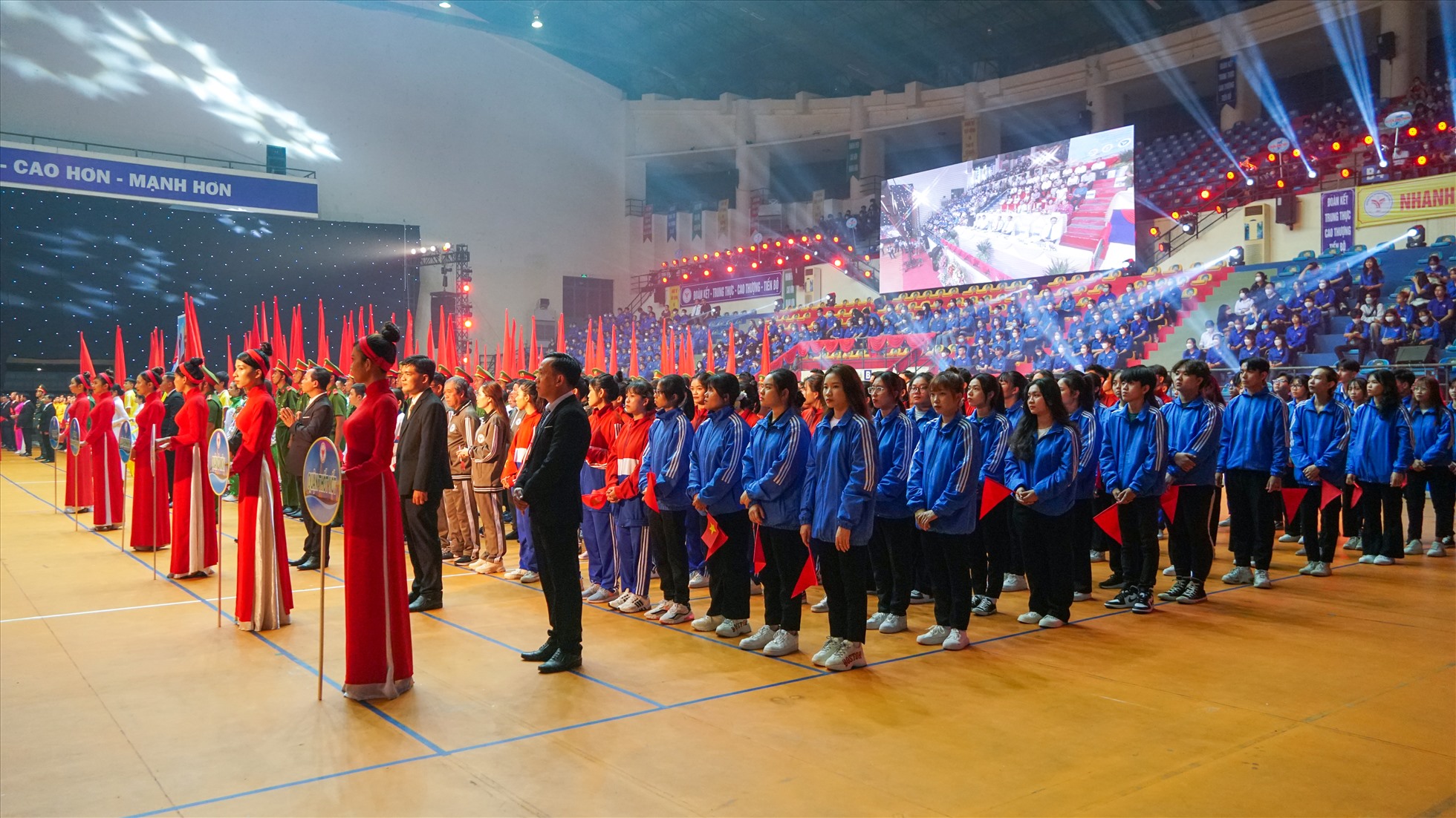 Trong năm 2022, ngành thể thao TP. Cần Thơ được Bộ Văn hóa, thể thao và Du lịch triệu tập 20 VĐV vào đội tuyển quốc gia tham dự Đại hội Thể thao Đông Nam Á (SEA Games) lần thứ 31 do Việt Nam đăng cai tổ chức và Đại hội Thể thao người khuyết tật Đông Nam Á lần thứ 11 tại Indonesia, với kết quả đạt 10 HCV, 5 HCB và 3 HCĐ.