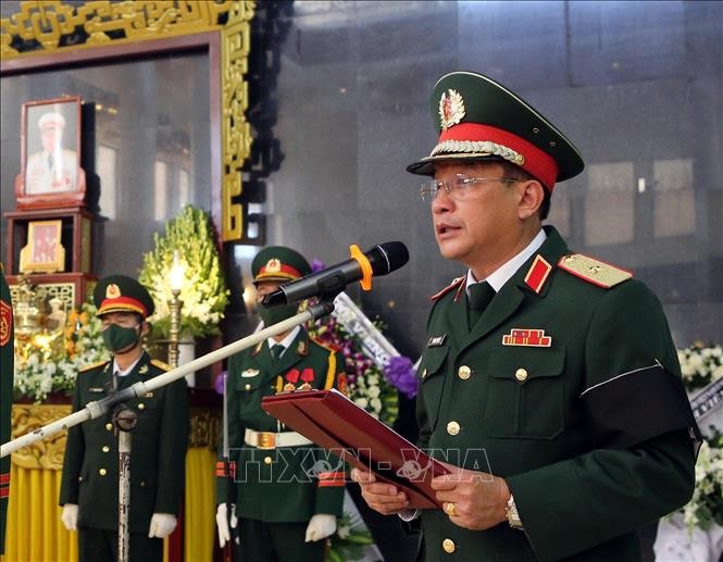 Thiếu tướng Trương Thiên Tô, Phó Chính ủy Quân khu 5, Trưởng ban Tổ chức lễ tang đọc điếu văn tại Lễ truy điệu.