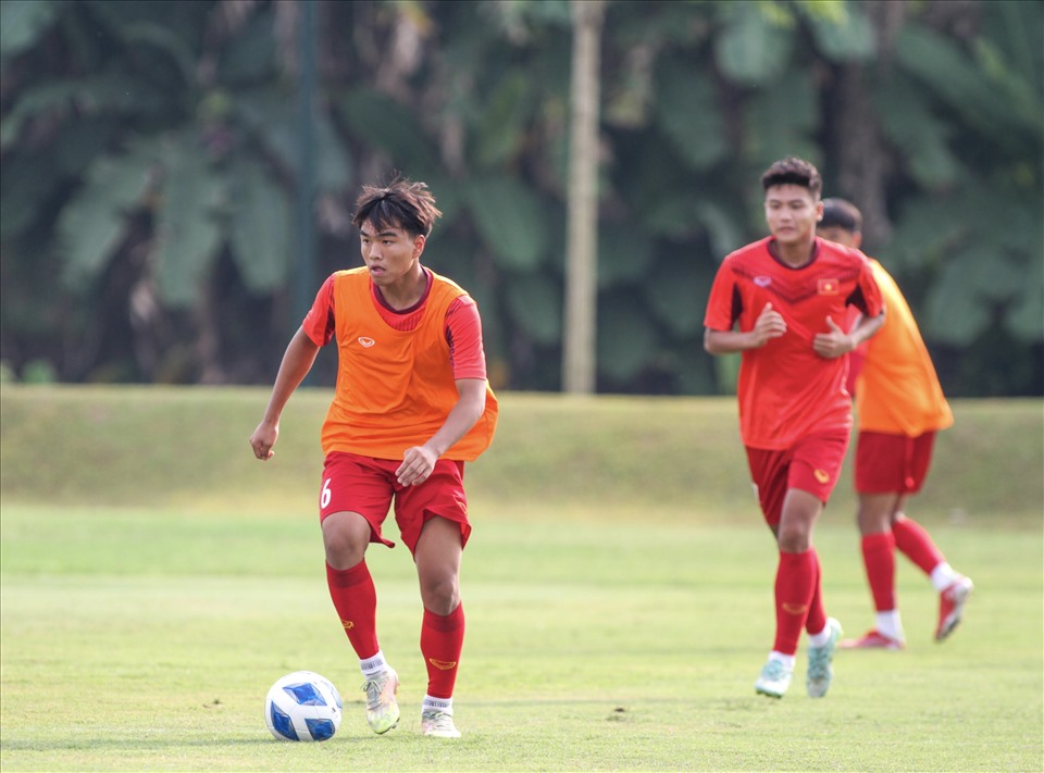 Chiều 2.8, U16 Việt Nam có buổi tập luyện cuối cùng trước khi có trận đấu gặp U16 Philippines tại vòng bảng giải vô địch U16 Đông Nam Á 2022. Đây là buổi tập quan trọng của thầy trò huấn luyện viên Nguyễn Quốc Tuấn nhằm chuẩn bị các phương án chiến thuật, lối chơi.