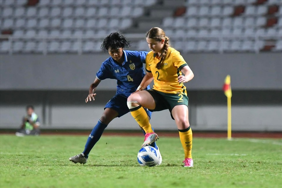 U18 nữ Australia phải rất vất vả để giành chiến thắng trước U18 nữ Thái Lan sau 120 phút thi đấu.