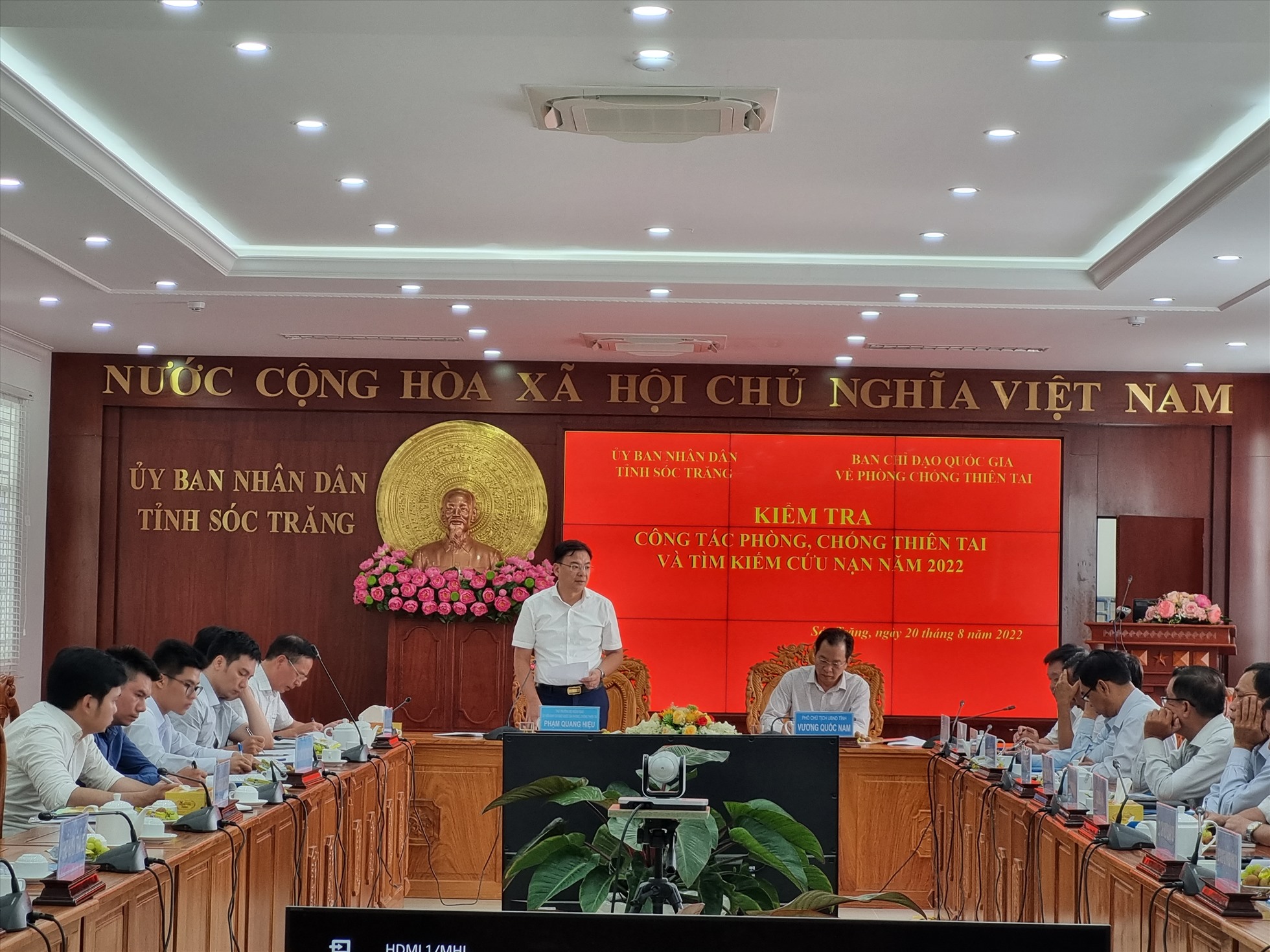Thứ trưởng Bộ Ngoại giao, Ủy viên Ban Chỉ đạo Phòng chống thiên tai Quốc Gia Phạm Quang Hiệu phát biểu tại buổi làm việc