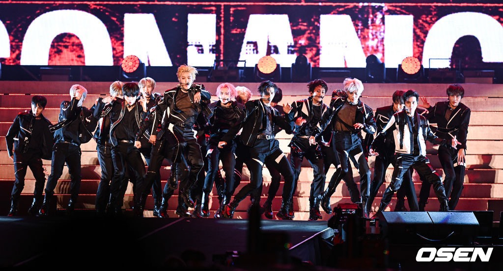 SNSD, Super Junior rơi nước mắt trong đêm nhạc lớn nhà SM sau 5 năm trở lại