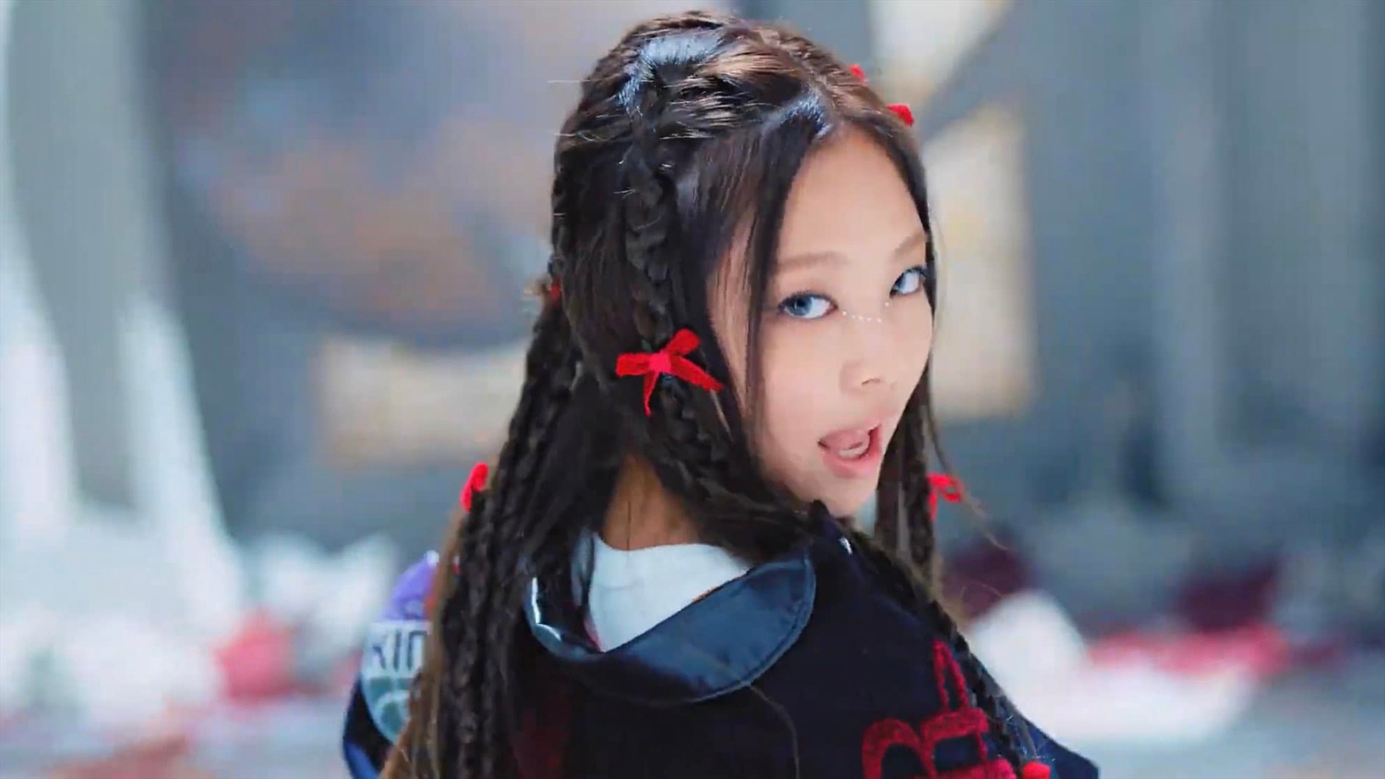 Jennie (Blackpink) gây sốt trong MV “Pink Venom“. Ảnh: CMH.