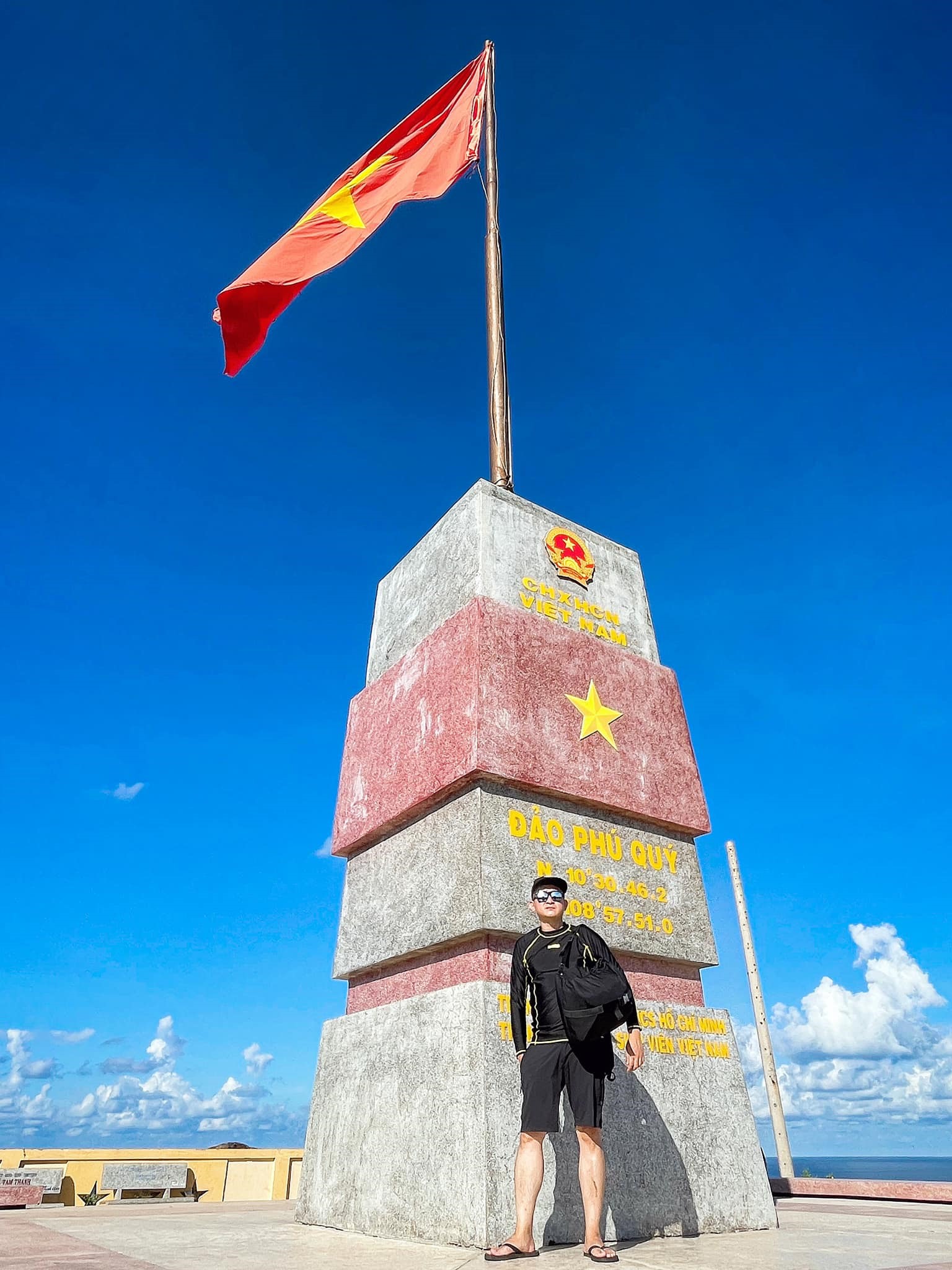 MC Quang Quick check-in đảo Phú Quý.