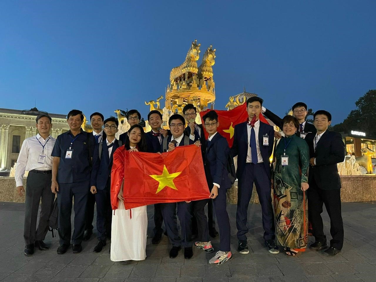 Đoàn học sinh Việt Nam tham dự kỳ thi Olympic quốc tế về thiên văn học và vật lý thiên văn năm 2022.