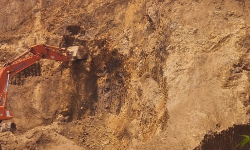 Cảnh khai thác tại mỏ đất (Ảnh minh họa)