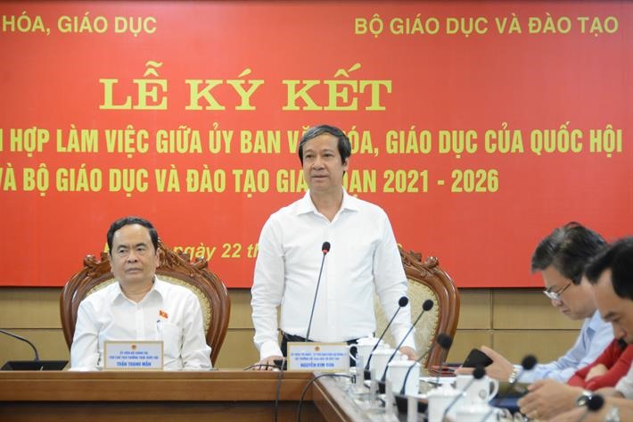 Bộ trưởng Bộ GDĐT Nguyễn Kim Sơn phát biểu. Ảnh: MOET