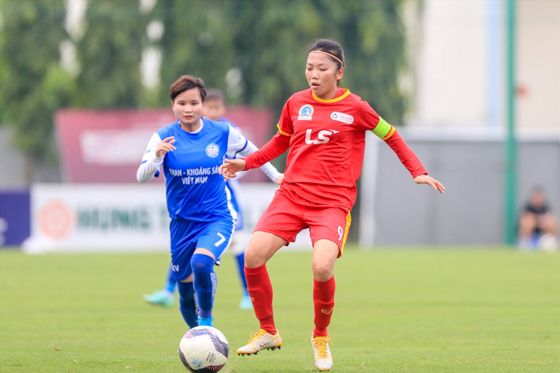 Huỳnh Như ra nước ngoài thi đấu là điều tốt cho bóng đá nữ Việt Nam. Ảnh: Minh Dân
