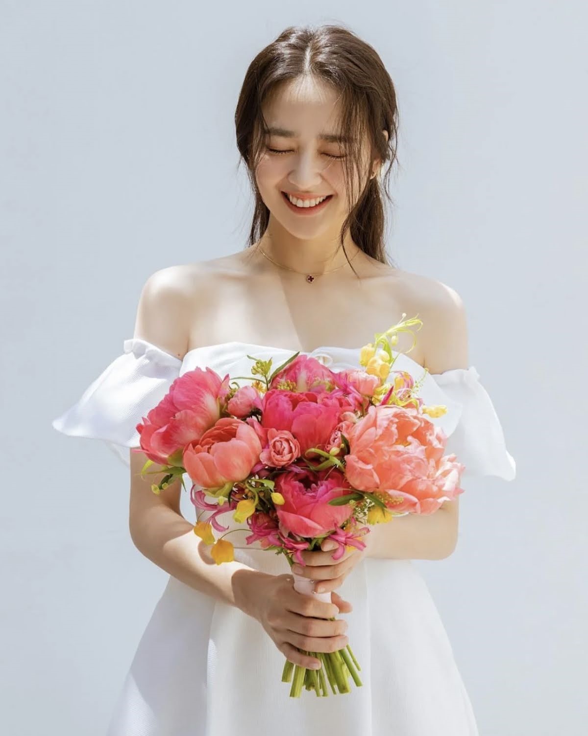 Một vài ảnh cưới của “Nữ thần thể dục nhịp điệu” Son Yeon Jae. Ảnh: Instagram