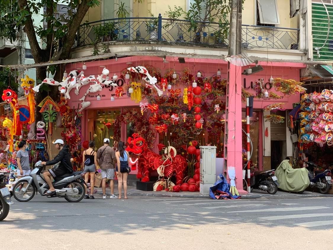 Nhiều m