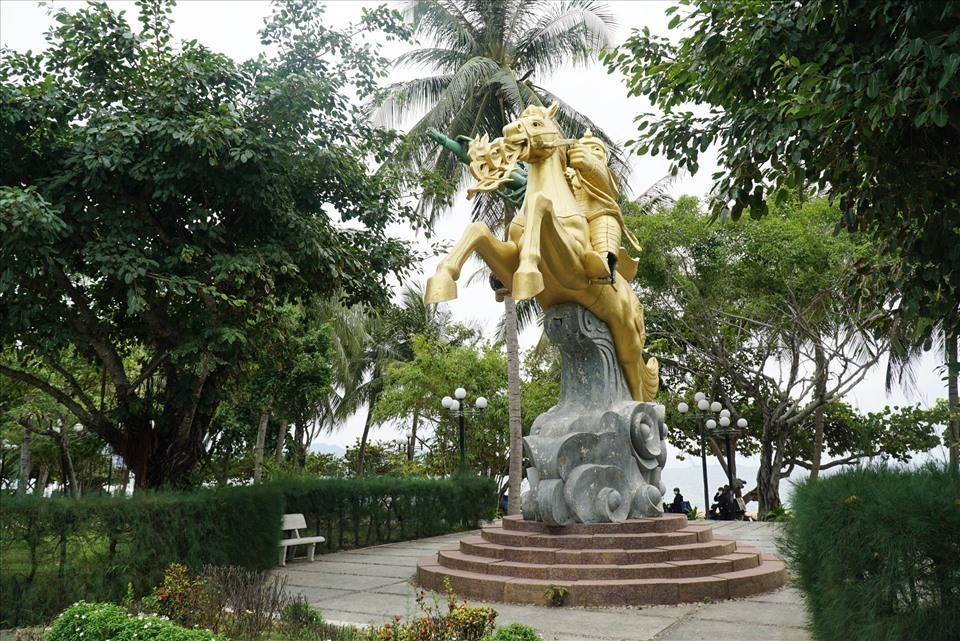 ABBank Khánh Hòa cho vay tiền và nhận thế chấp tài sản là Công viên Phù Đổng dù công viên này đang bị thu hồi.