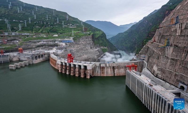 Đập thủy điện Bạch Hạc Than - lớn thứ hai sau đập Tam Hiệp - nằm giữa các tỉnh Vân Nam và Tứ Xuyên ở tây nam Trung Quốc. Ảnh: Xinhua