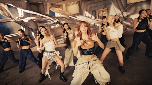 “Pink Venom” đã giúp 4 cô gái nhà YG tiếp tục là nghệ sĩ nữ sở hữu MV có lượt xem cao nhất trong 24h đầu ra mắt. Ảnh: YG Entertainment