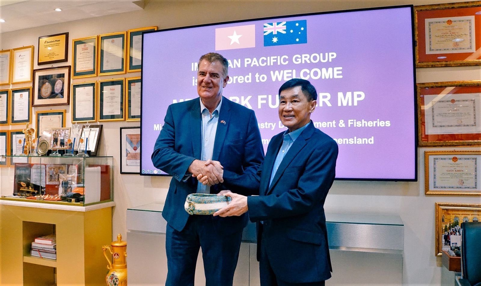 Ngài Mark Furner - Bộ Trưởng Phát triển Nông Nghiệp - Thủy Sản kiêm Bộ trưởng Cộng đồng Nông thôn Bang Queensland, Úc thăm tập đoàn IPPG. Ảnh: PV.