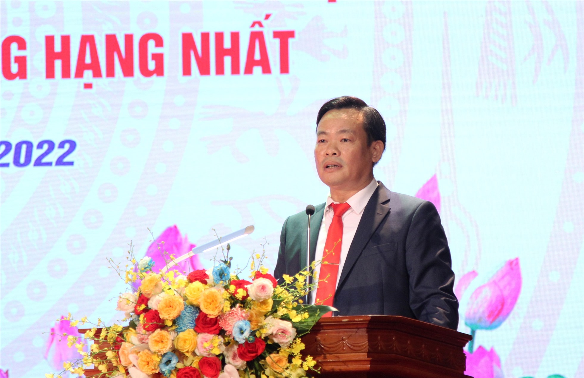 Ông Bùi Anh Tuấn, Chủ tịch UBND quận Cầu Giấy phát biểu tại hội nghị.