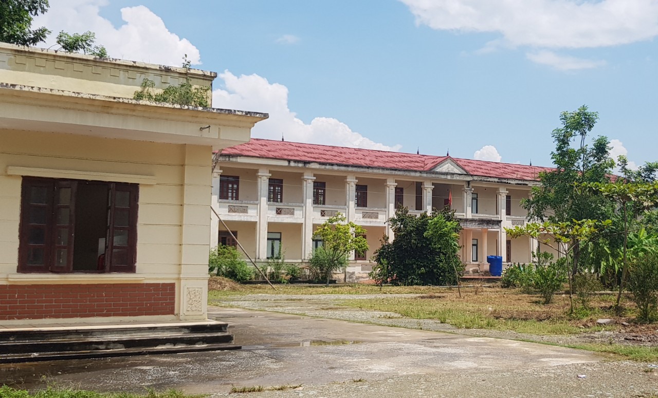 Trung tâm dạy nghề huyện Hoa Lư, sau thời gian dài bỏ hoang, mới đây UBND huyện Hoa Lư đã giao cho