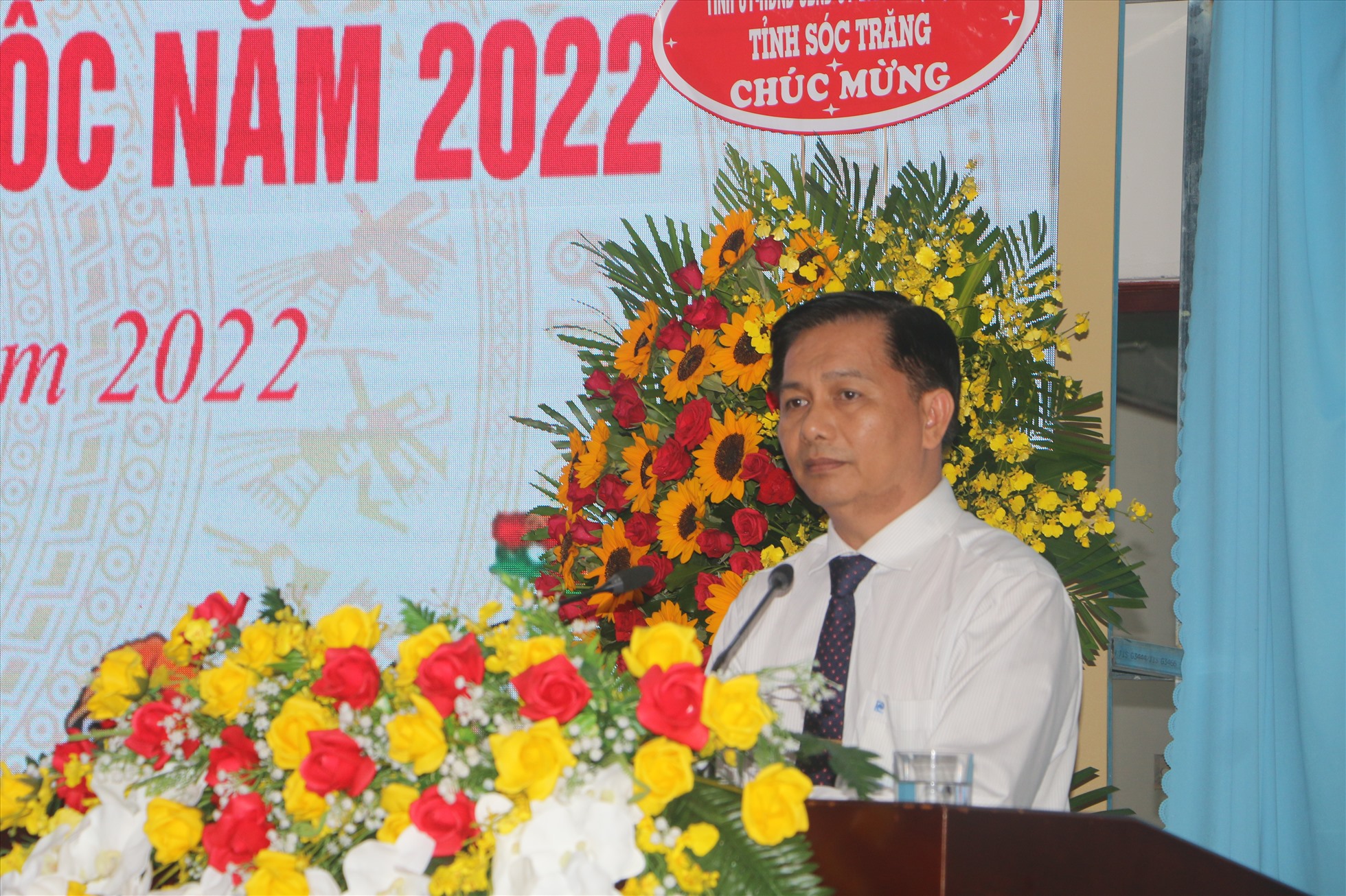 Phó Bí thư Tỉnh ủy, Chủ tịch UBND tỉnh Sóc Trăng Trần Văn Lâu phát biểu tại Ngày hội Toàn dân bảo vệ Tổ quốc