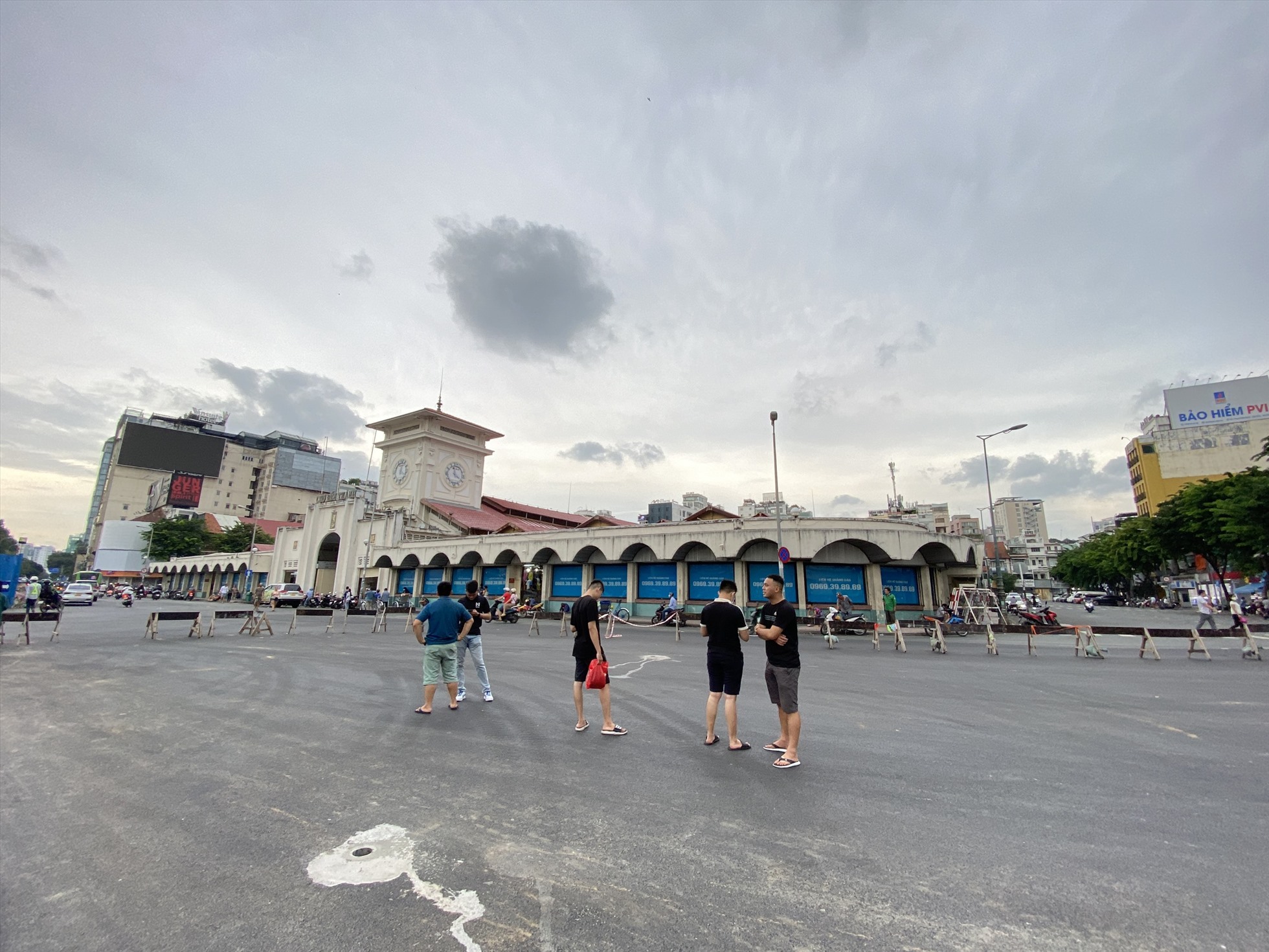 Vừa qua, Sở Giao thông vận tải TP.HCM đã trình UBND TP đề án mở thêm phố đi bộ tại 22 tuyến đường trung tâm. Trong đó, giai đoạn 1 từ năm 2022 - 2023, phố đi bộ Lê Lợi sẽ mở từ đường Nguyễn Huệ đến vòng xoay Quách Thị Trang.