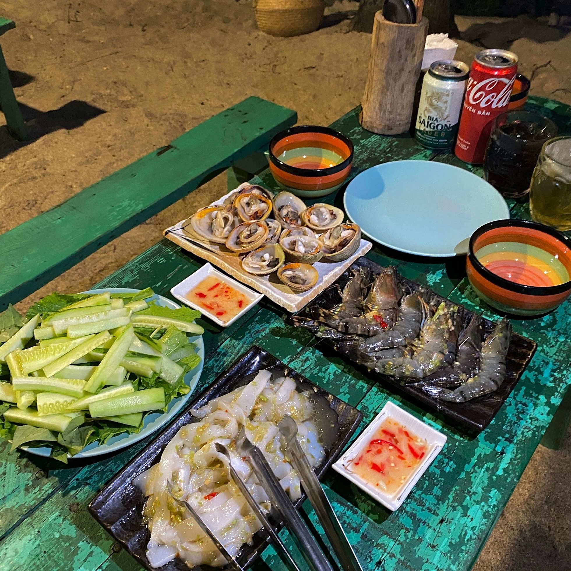 Đồ ăn tươi ngon, giá thành không qua đắt.