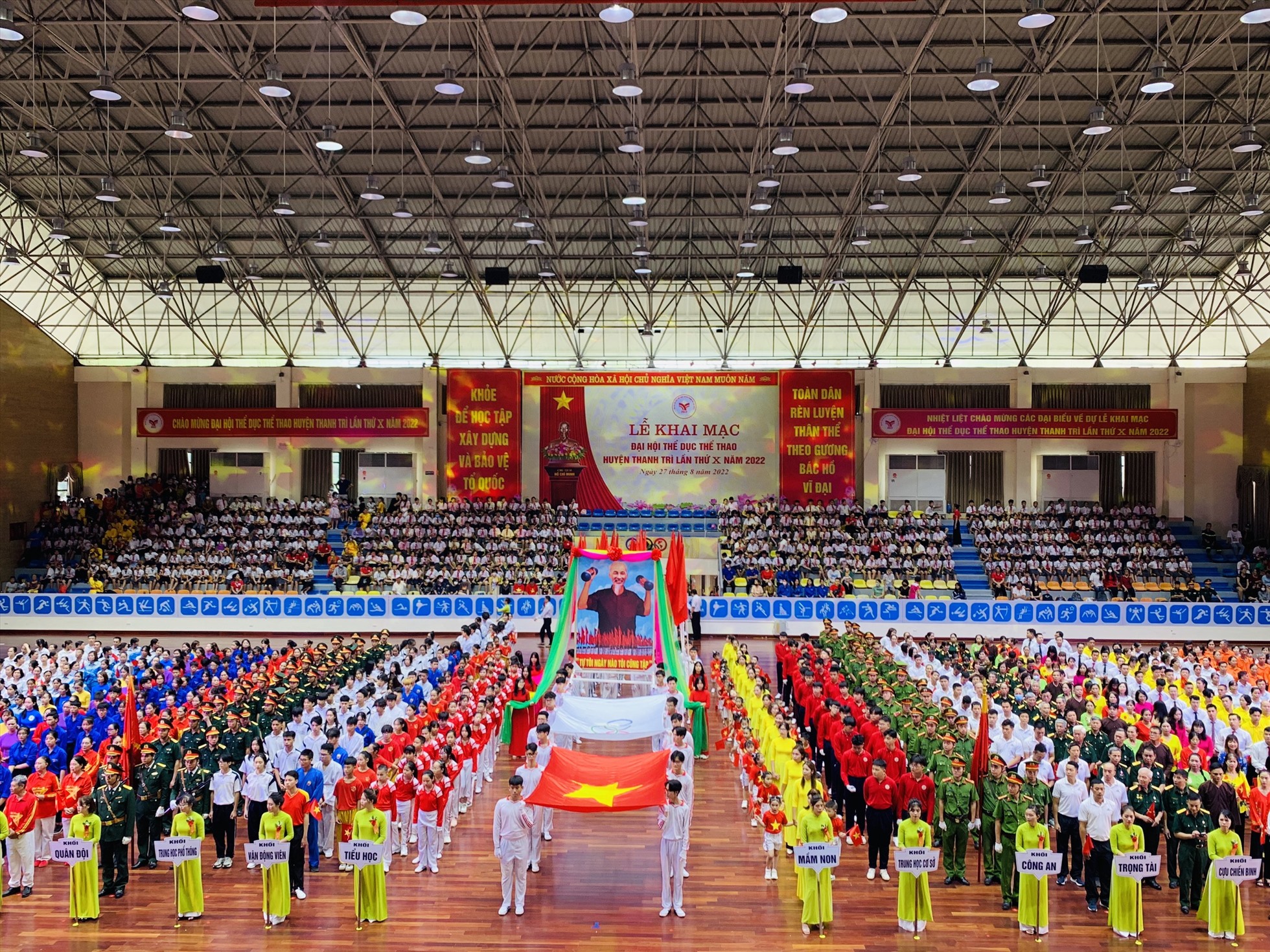 Lễ khai mạc Đại hội TDTT diễn ra vô cùng sôi nổi của huyện Thanh Trì