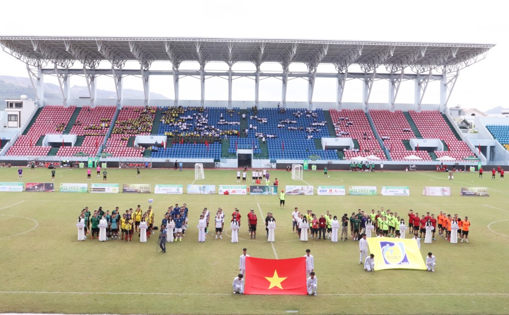 Lễ khai mạc giải bóng đá các cơ quan báo chí toàn quốc Press Cup lần thứ VI – năm 2022 tại Sân Vận động Cẩm Phả (Quảng Ninh). ảnh: BQN