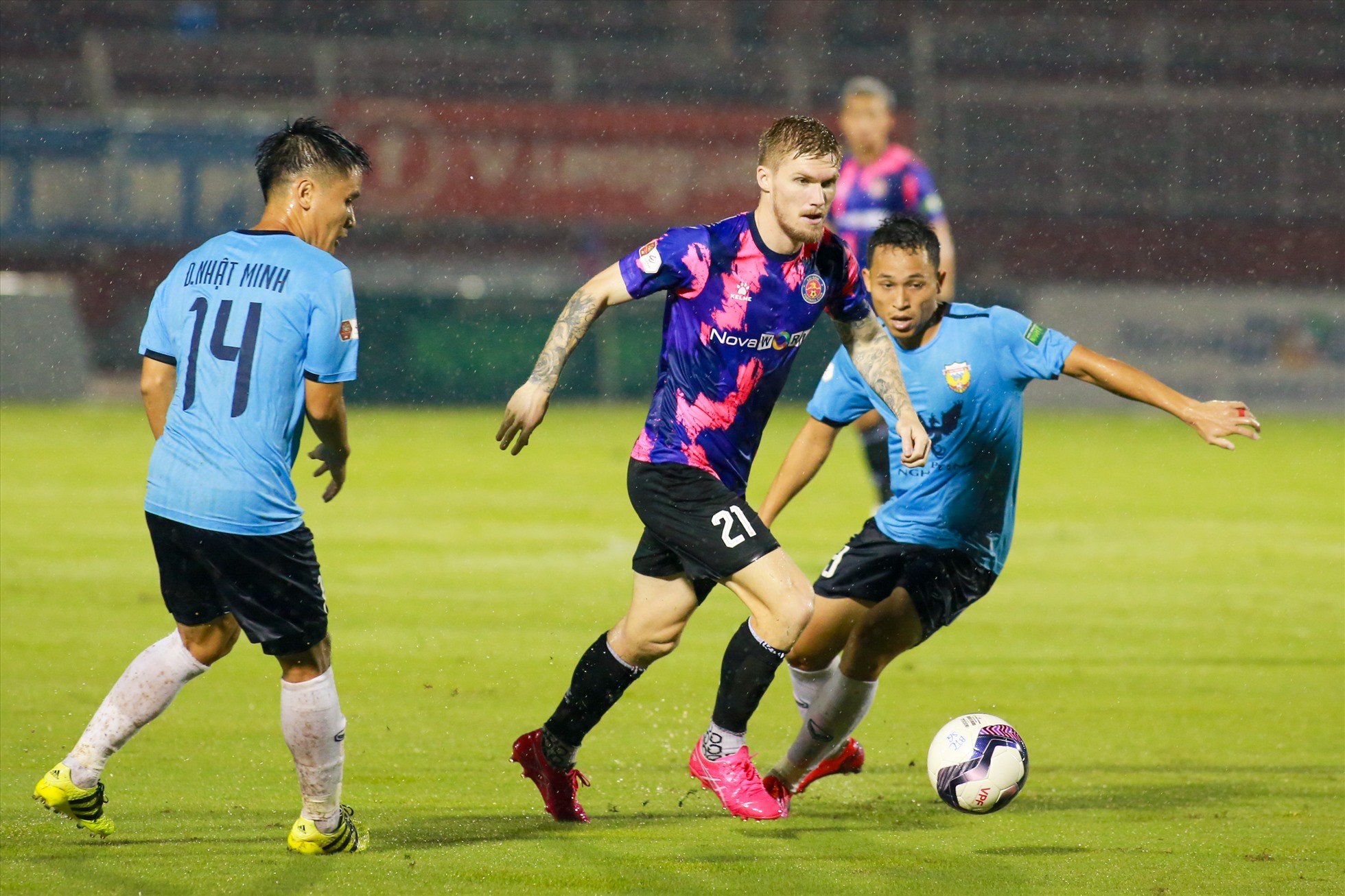 Hồng Lĩnh Hà Tĩnh đã thất bại cả 2 lượt khi đối đầu Sài Gòn ở V.League 2022. Ảnh: Thanh Vũ