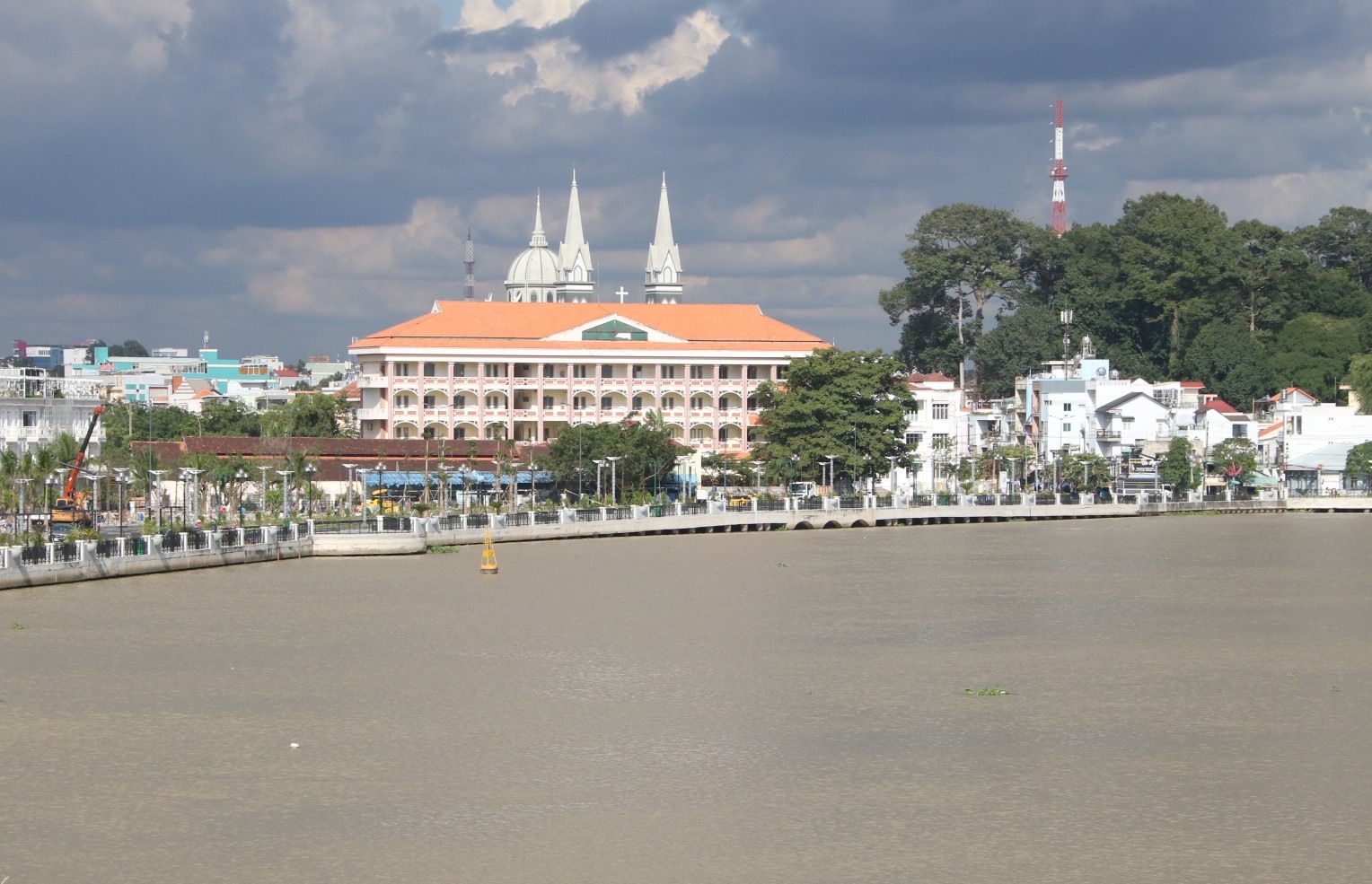 Trong tương lai, tỉnh Bình Dương sẽ tiếp tục thực hiện xây dựng đường ven sông Sài Gòn tại Thuận An và Thủ Dầu Một. Việc phát triển hạ tầng giao thông dọc sông Sài Gòn sẽ tạo đà cho sự phát triển của đô thị, dịch vụ, du lịch dọc tuyến sông này.