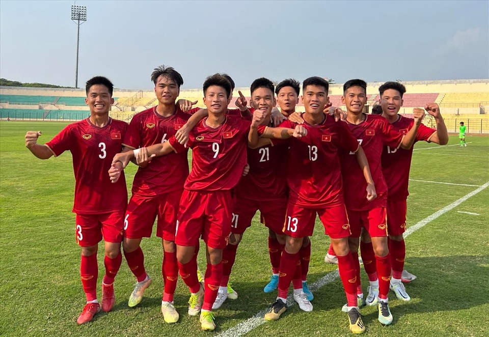 U16 Việt Nam hướng đến chiến thắng trước U16 Philippines để rộng đường giành vé vào bán kết. Ảnh: VFF