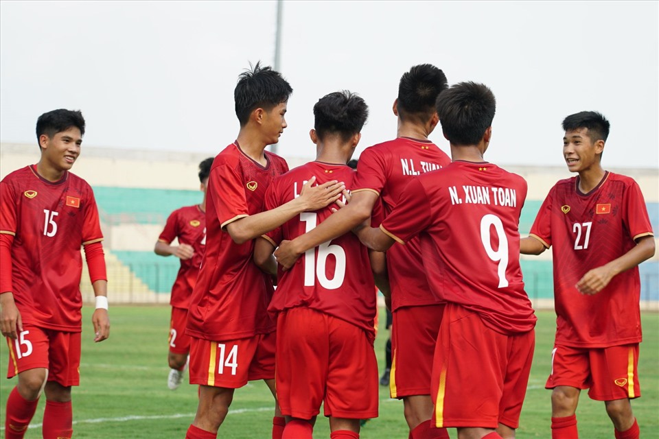 Với chiến thắng này, U16 Việt Nam đang có được 6 điểm và hệ số +8 sau 2 lượt trận đã đấu. Thầy trò huấn luyện viên Nguyễn Quốc Tuấn nắm lợi thế cực lớn cho cuộc đua giành vé vào bán kết U16 Đông Nam Á 2022. Ảnh: AFF