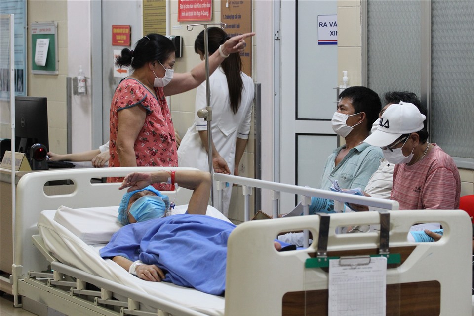 Bệnh nhân đang điều trị tại BV Đại học Y Hà Nội. Ảnh: Thùy Linh