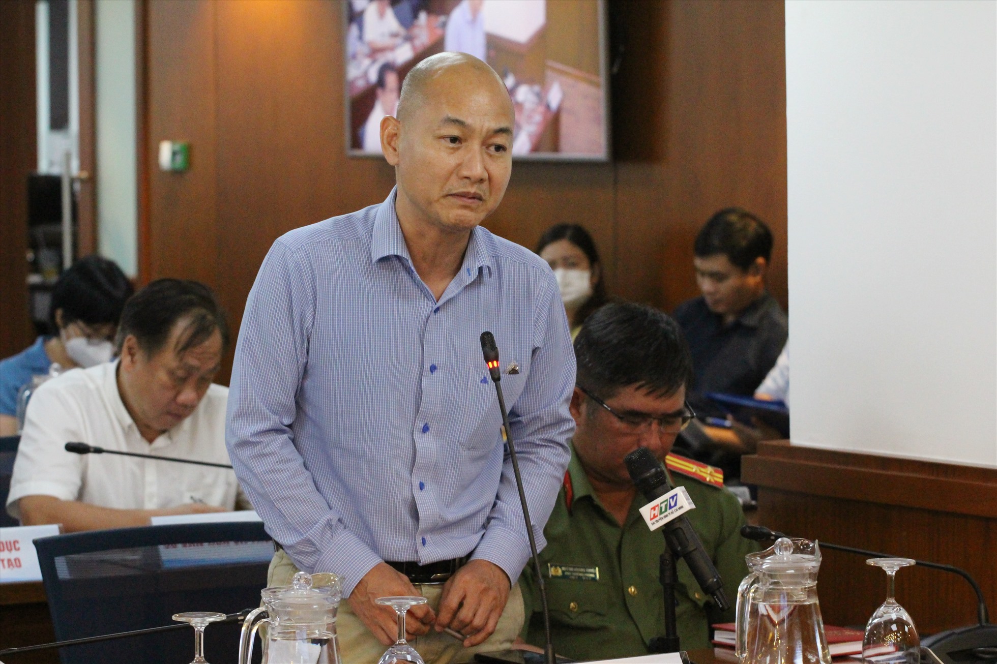 Ông Nguyễn Nguyên Phương – Phó Giám đốc Sở Công Thương TPHCM chia sẻ về công tác quản lý hoạt động buôn bán xăng dầu tại họp báo chiều  30.8. Ảnh: TN