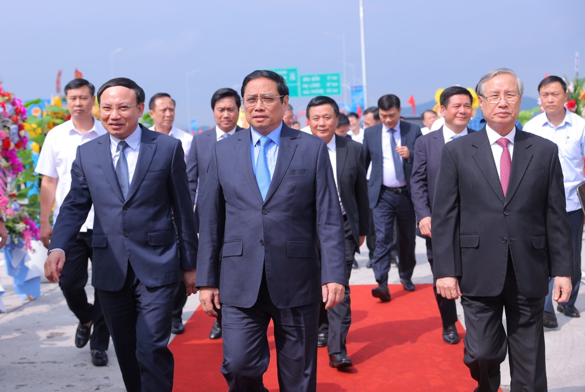 Thủ tướng Phạm Minh Chính đến dự lễ khánh thành cao tốc Vân Đồn - Móng Cái. Ảnh: CTV