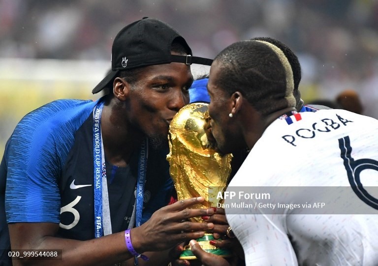 Pogba và anh trai ăn mừng chức vô địch World Cup 2018.  Ảnh: AFP