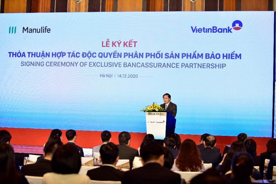 Phía VietinBank cho biết quá trình thương thảo đã đánh giá kỹ lưỡng và xem xét một số yếu tố, bao gồm trọng tâm của khách hàng, chuyên môn và khả năng thực hiện. Quá trình này đã thu hút sự quan tâm mạnh mẽ của một số công ty bảo hiểm hàng đầu trong khu vực và đa quốc gia.