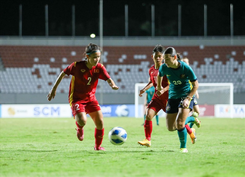 U18 nữ Việt Nam đang gặp bất lợi trước Australia. Ảnh: VFF